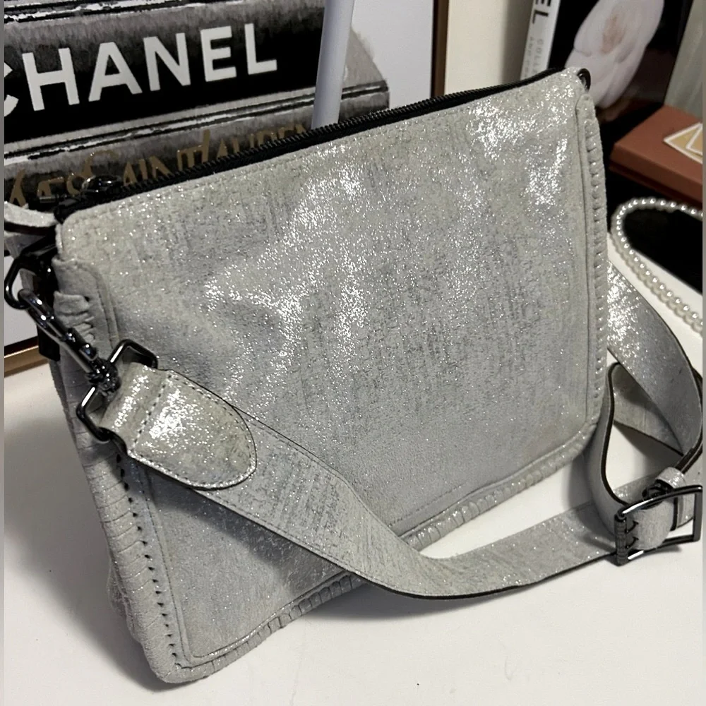 Aimee Kestenberg Leather Silver crossbody shoulder bag  New - Picture 4 of 12